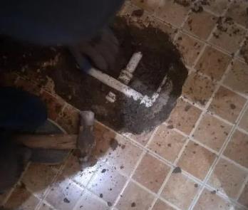 大方卫生间漏水维修公司为您分享下卫生间渗水如何处理及注意事项